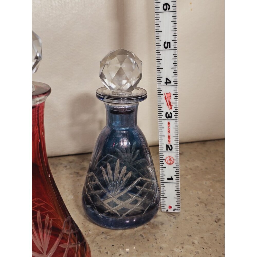 Elegant Glass Decanter Set - Red, Blue, Gray - Picture 4 of 9